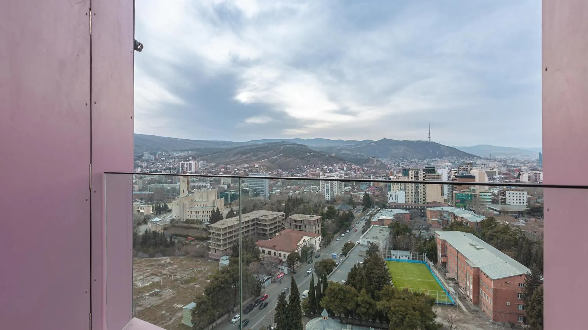 טביליסי Hilton And Blox Apartment