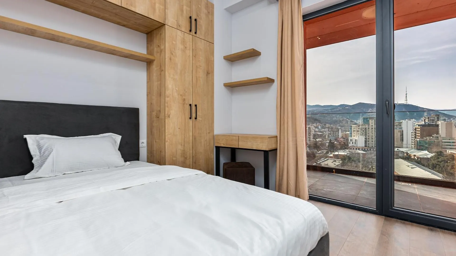 טביליסי Hilton And Blox Apartment